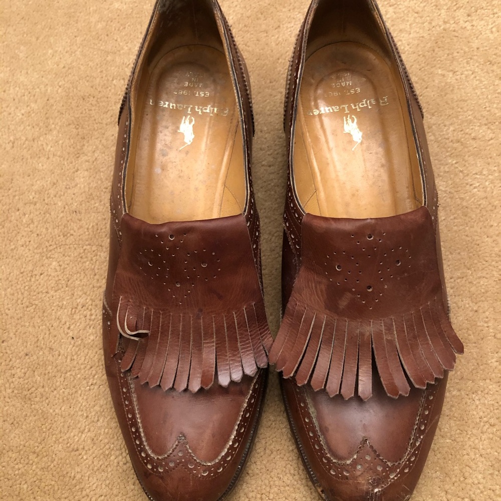 Wing-Tip Kiltie Heel Slip On